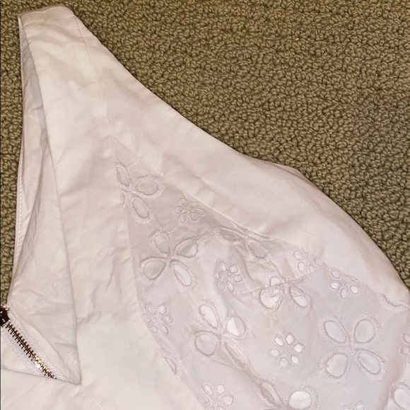 Cute white dress - Picture 4 of 6